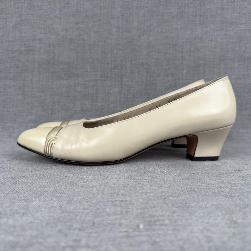 Salvatore Ferragamo Shoes Womens Size 7.5 AA Ivory Leather Pumps Low Heel Italy - Picture 5 of 14